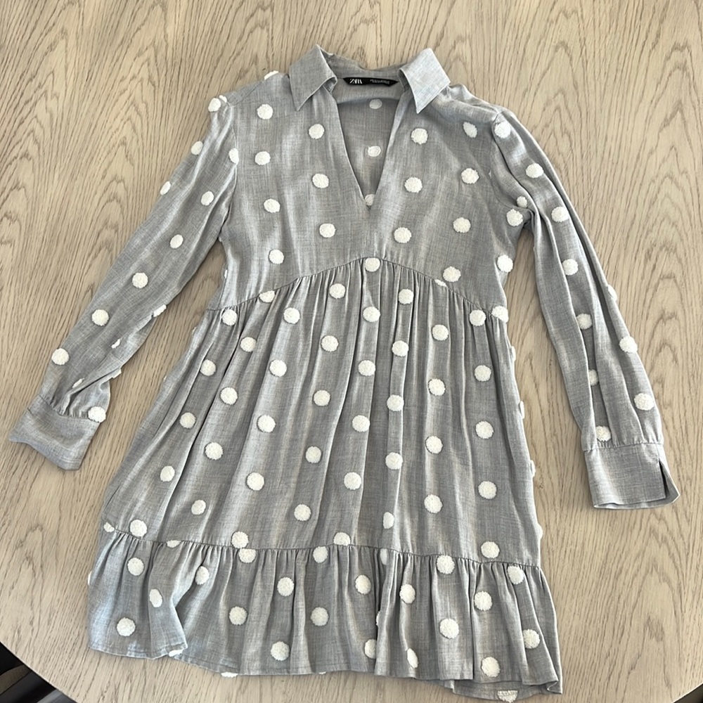 Gray polka dot v neck Zara dress size XS